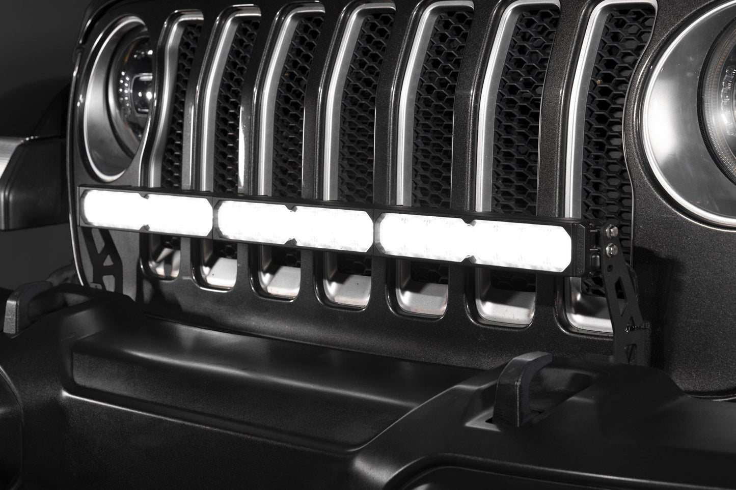 Diode Dynamics Jeep 2018-2026 Jeep Wrangler JL and 2020-2026 Jeep Gladiator Gr Stealth 30-Inch LED Light Bar Kit